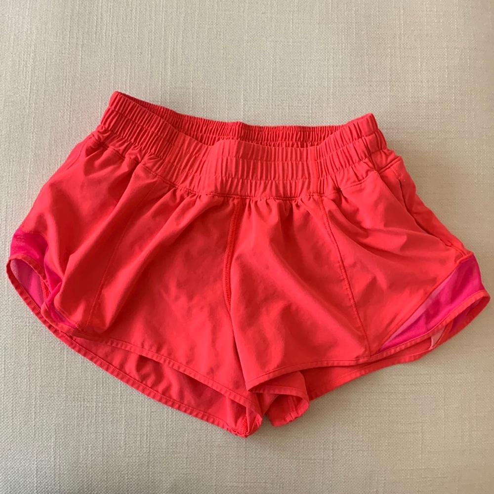 Lululemon Hotty Hot Low-Rise Lined Short 2.5"